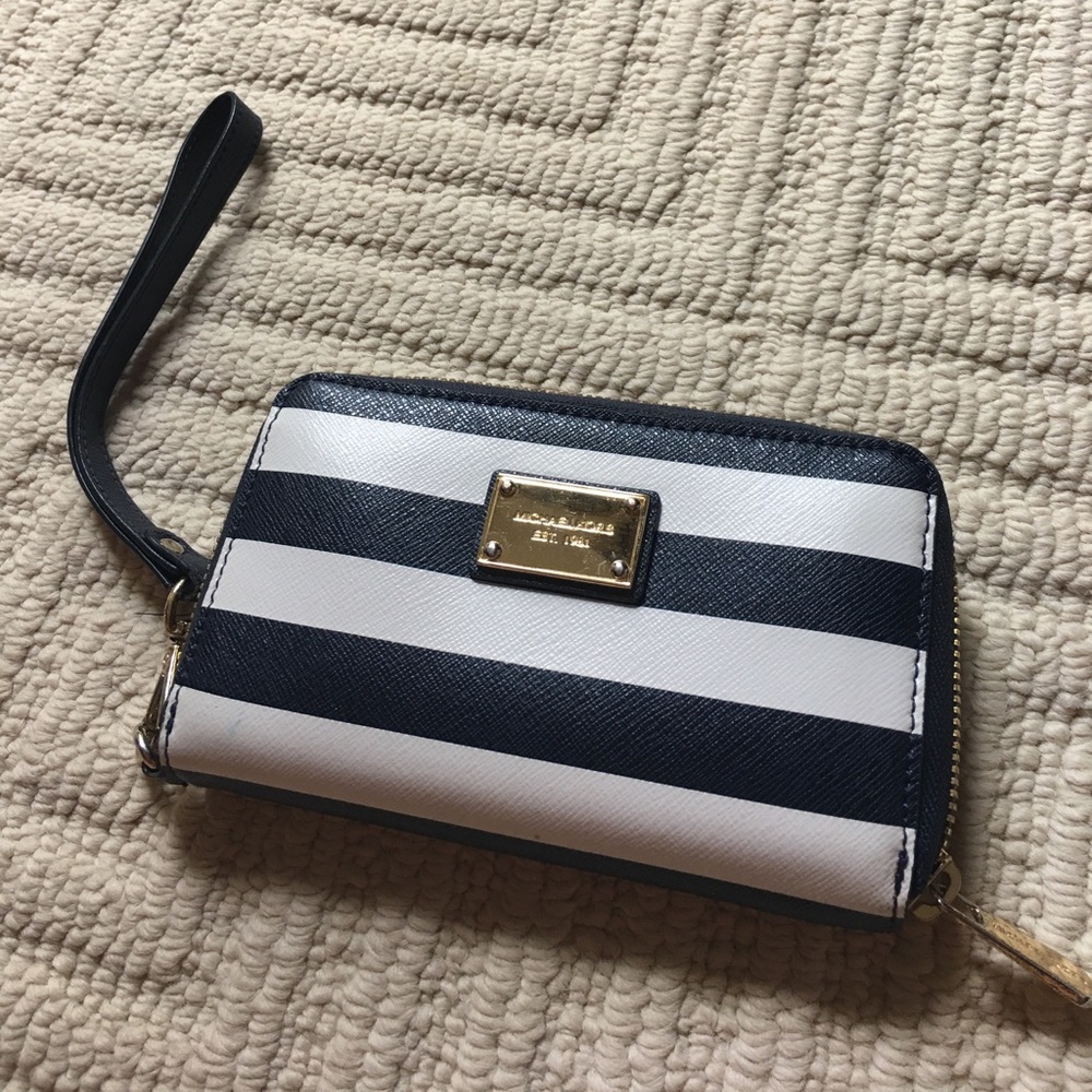 Michael Kors Wallet and Wristlet